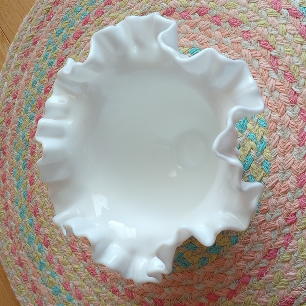 Vintage Hobnail Milk Glass Fluted Ruffled Edge - Picture 9 of 9